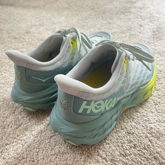 Hokas / Size 7.5 - Picture 4 of 7